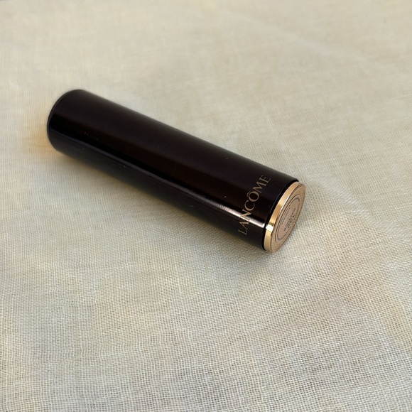 Lipstick - Lancôme L'absolu Rouge Cream Classic Red Lipstick💄in 132 Caprise. - Picture 4 of 14